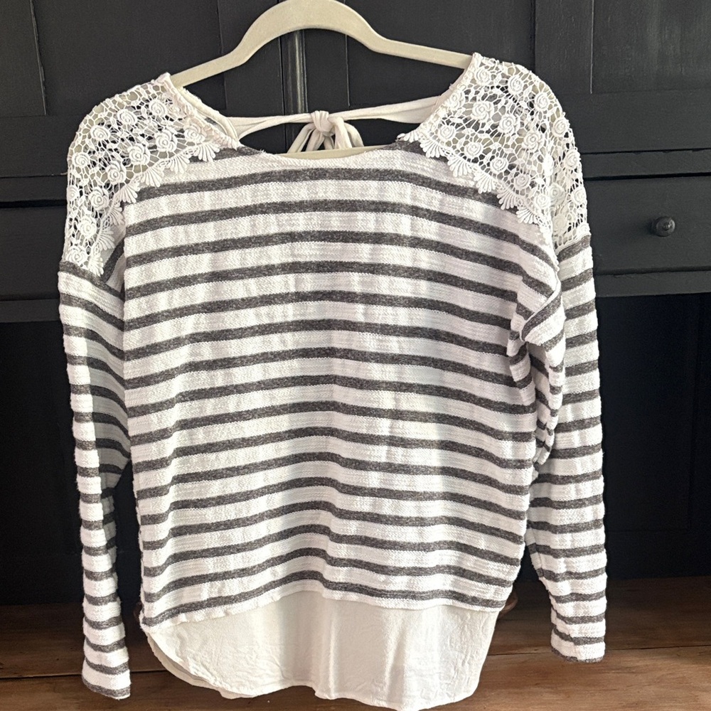 Women’s (S) Doe and Rae Blouse